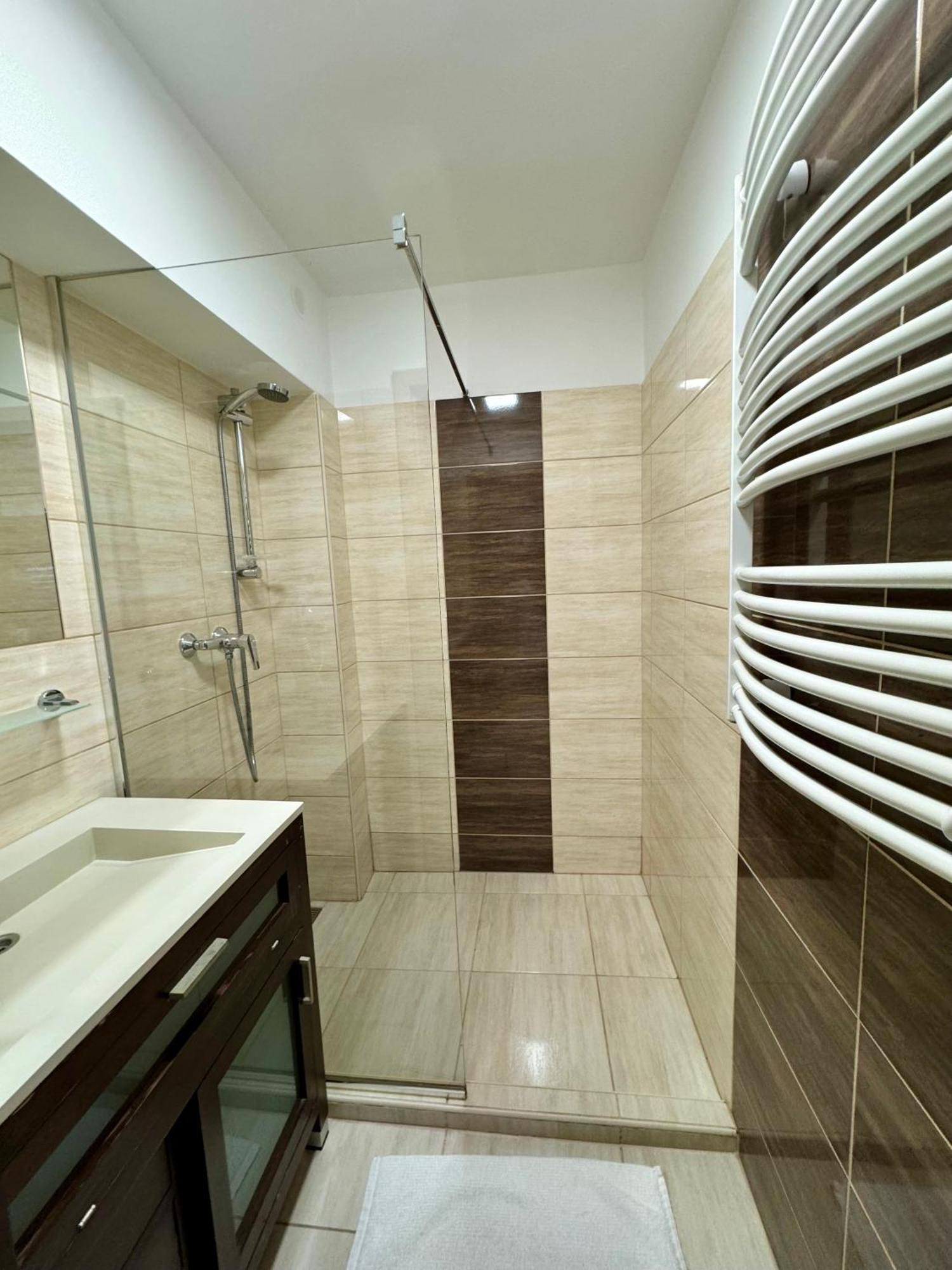 Feszek Fogado - Nest Bed & Breakfast Mosonmagyarovar