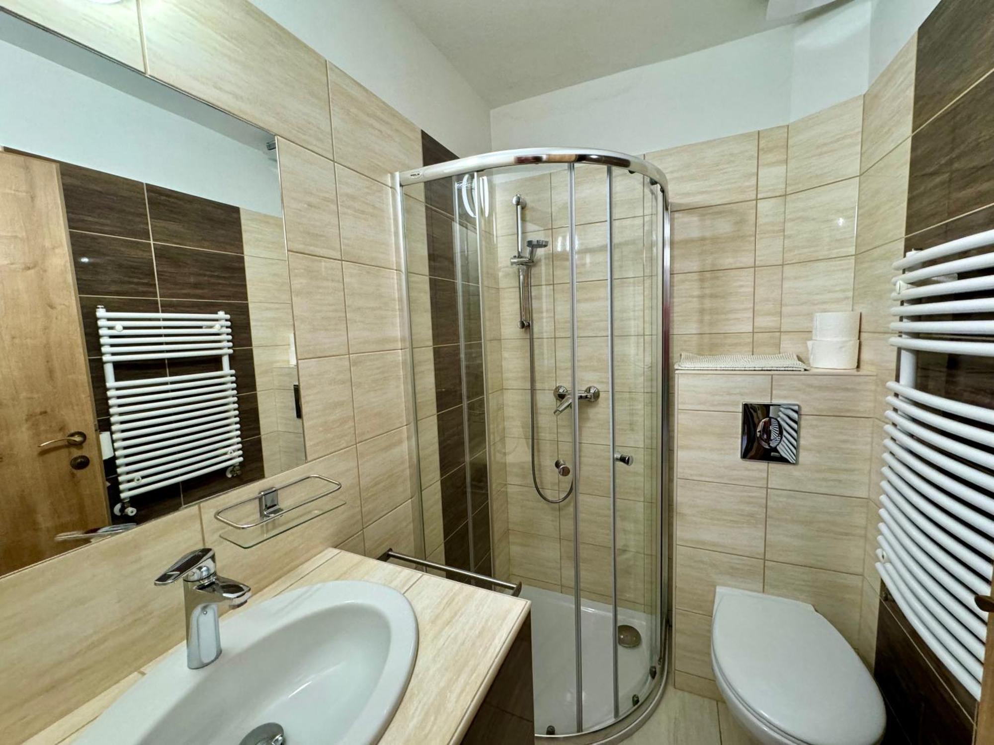 Feszek Fogado - Nest Bed & Breakfast Mosonmagyarovar